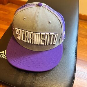 New Era Sacramento Kings City Edition Hat Like New Size 7 5/8 Only tried on!!